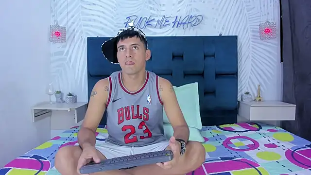 KEVIN MCKINLEY online show from 11.07.25