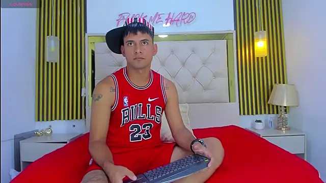 KEVIN MCKINLEY online show from 11.08.25