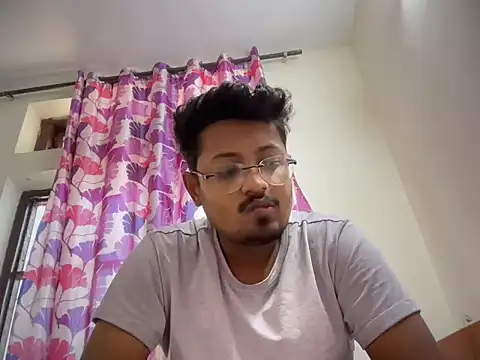 Snapshot of Your_yash2 chatting on 11.06.25 Your yash2 online show from 11.06.25