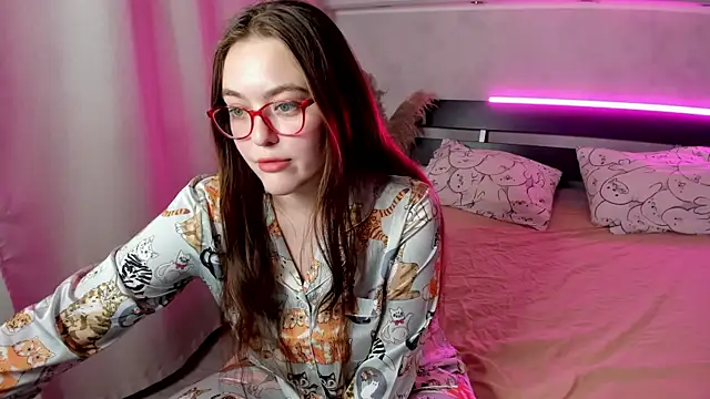 Snapshot of Mersedes_Rosso chatting on 11.18.25 Mersedes Rosso online show from 11.18.25