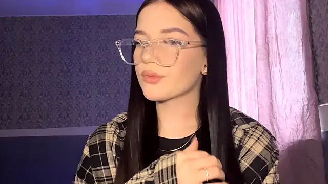 Snapshot of EvidentFuel chatting on 11.13.25 EvidentFuel online show from 11.13.25