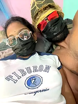 Snapshot of leenaboy@xh chatting on 11.13.25 leenaboyxh online show from 11.13.25