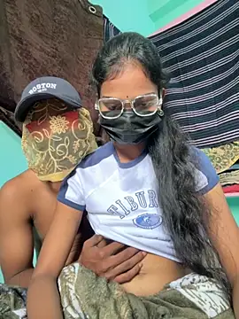 Snapshot of leenaboy@xh chatting on 11.14.25 leenaboyxh online show from 11.14.25