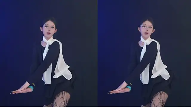 Snapshot of MHe-002 chatting on 11.10.25 MHe-002 online show from 11.10.25