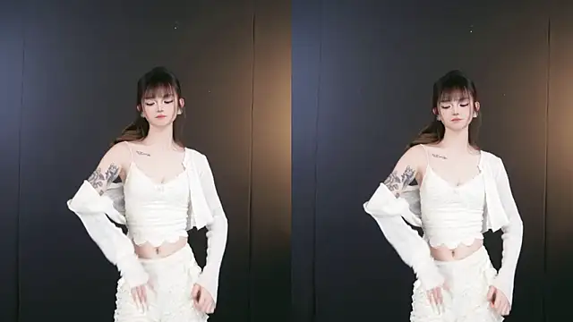 Snapshot of MHe-002 chatting on 03.19.26 MHe-002 online show from 03.19.26