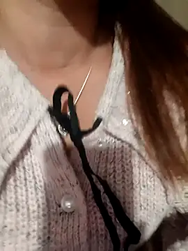 Snapshot of Missa-kute20 chatting on 11.24.25 Missa-kute20 online show from 11.24.25