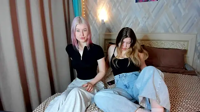 Lory Reed online show from 11.07.25