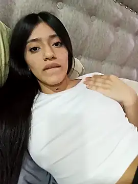 sweetlailaa online show from 11.27.25