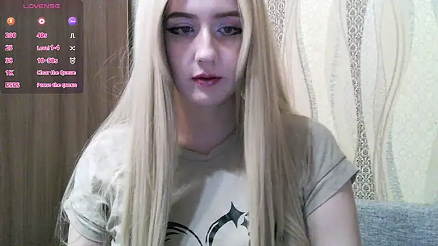 Snapshot of Nikki_Rose chatting on 11.29.25 Nikki Rose online show from 11.29.25