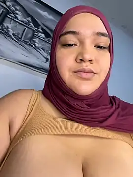 Snapshot of sweetmuslim01 chatting on 03.02.25 sweetmuslim01 online show from 03.02.25