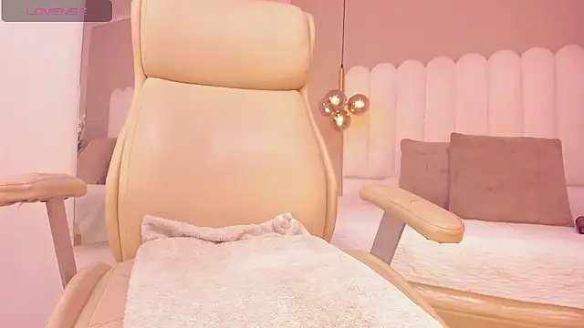 EmilyMiller 22 online show from 01.11.26