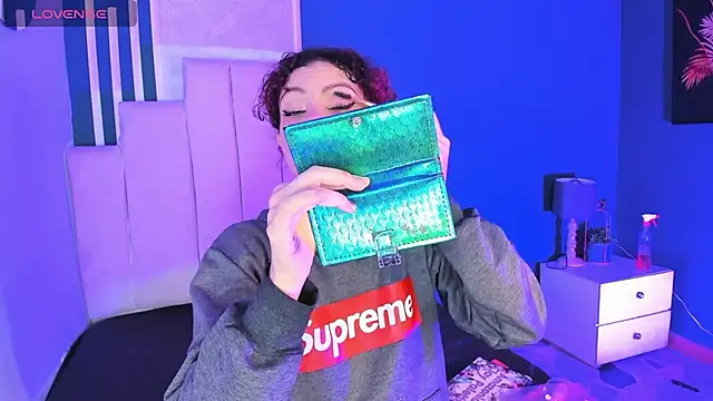 AliceMadnes online show from 12.01.25