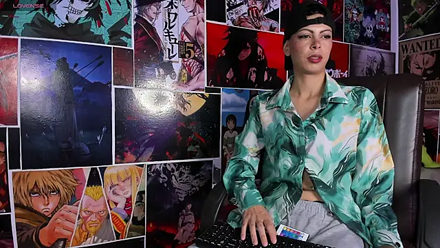 AliceMadnes online show from 07.10.26
