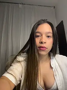 Snapshot of Lys_rose chatting on 11.13.25 Lys rose online show from 11.13.25