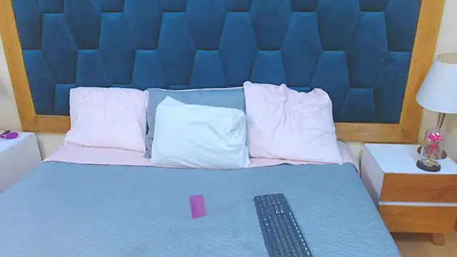 Snapshot of morrigan_luxus2 chatting on 01.31.26 morrigan luxus2 online show from 01.31.26