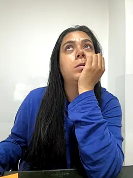 LorieFerrer online show from 09.17.25