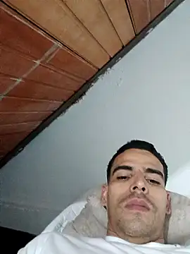 Snapshot of Nicoltubebe chatting on 11.07.25 Nicoltubebe online show from 11.07.25