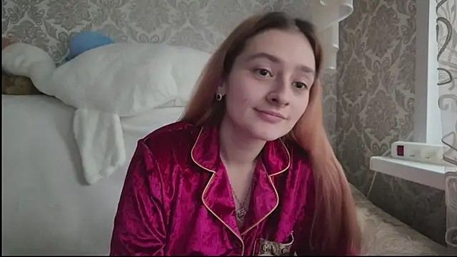 Snapshot of SweetLiaison chatting on 11.24.25 SweetLiaison online show from 11.24.25