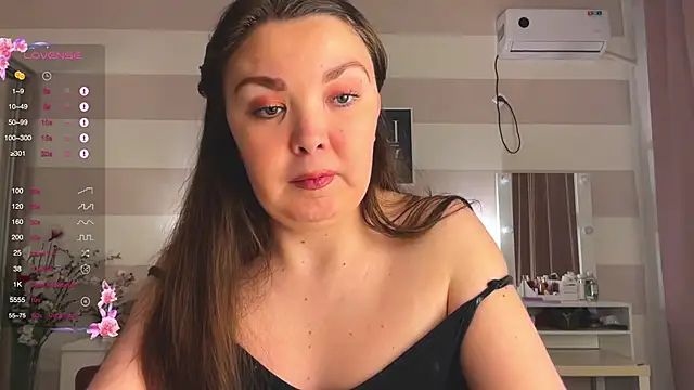 liliaMaivis online show from 11.12.25