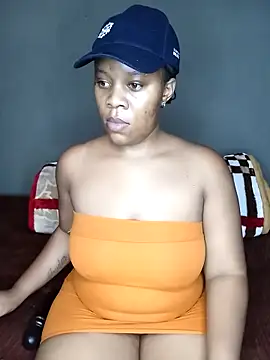 Emmylove-xr25 online show from 11.28.25