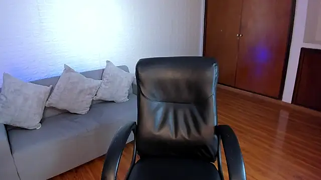 Saara Corraless online show from 11.29.25