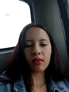 Snapshot of Chloe_2-4 chatting on 11.10.25 Chloe 2-4 online show from 11.10.25