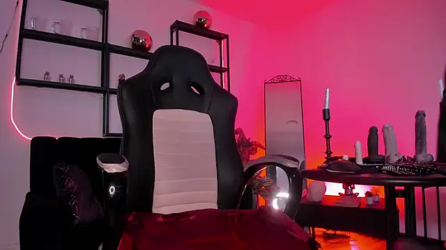 Halley Ravenn online show from 03.31.26