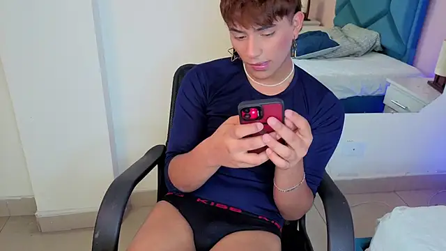 Snapshot of NoaDurand chatting on 11.27.25 NoaDurand online show from 11.27.25