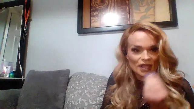 Snapshot of star_whore chatting on 01.14.26 star whore online show from 01.14.26