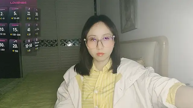 Snapshot of Ella61 chatting on 11.14.25 Ella61 online show from 11.14.25