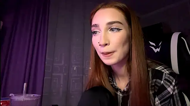 HollyPaw online show from 11.17.25