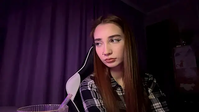 HollyPaw online show from 11.25.25