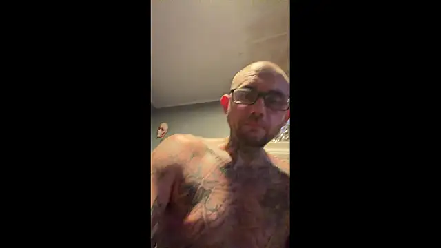 Snapshot of trickydickydaddy chatting on 05.19.26 trickydickydaddy online show from 05.19.26
