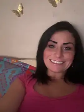 Snapshot of ValayaNoire chatting on 11.12.25 ValayaNoire online show from 11.12.25