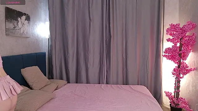 Pinky poetry online show from 11.17.25