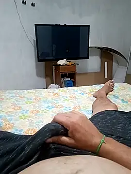 Snapshot of Lupercinio chatting on 11.14.25 Lupercinio online show from 11.14.25