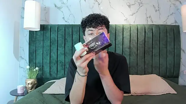 Noah dupont  online show from 12.22.25