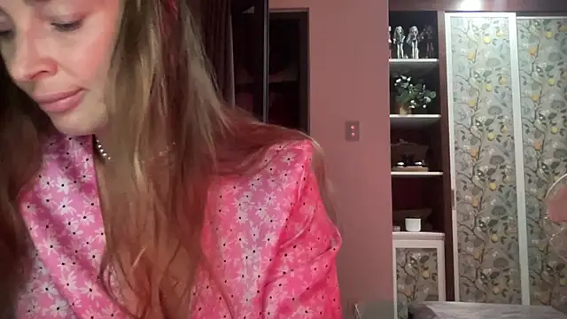 Snapshot of sour_sugar chatting on 11.23.25 sour sugar online show from 11.23.25