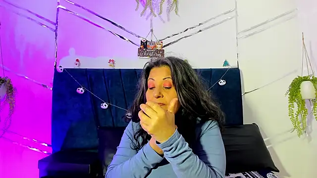 Victoriaa Anderson online show from 12.22.25