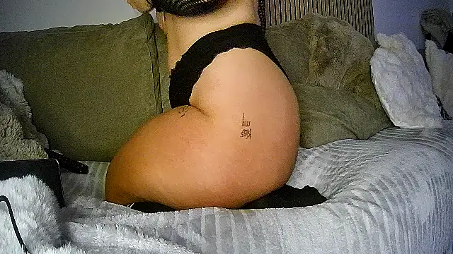 Snapshot of lorenarowena chatting on 02.20.26 lorenarowena online show from 02.20.26