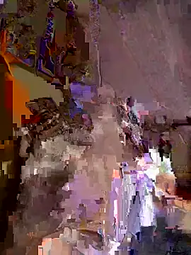 Snapshot of burbuja360 chatting on 11.08.25 burbuja360 online show from 11.08.25