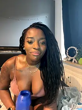 Snapshot of HotKaylaa chatting on 11.27.25 HotKaylaa online show from 11.27.25