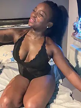 Snapshot of HotKaylaa chatting on 11.27.25 HotKaylaa online show from 11.27.25