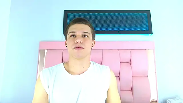 Liam York  online show from 12.05.25