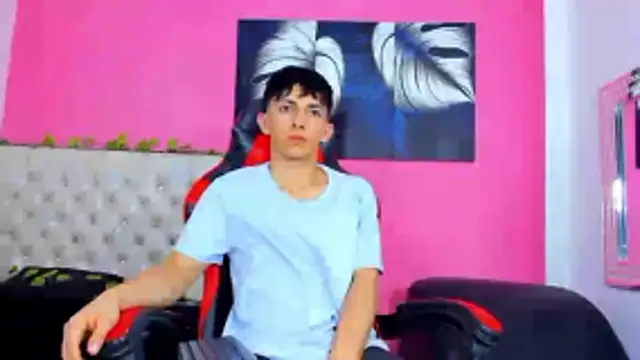 ElanGiraldo online show from 11.12.25