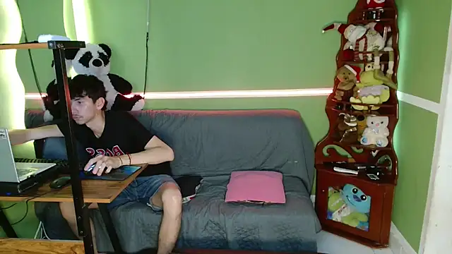 Snapshot of Kurt_williams1 chatting on 11.26.25 Kurt williams1 online show from 11.26.25