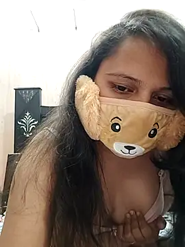 Snapshot of Kamna_Hotty chatting on 11.24.25 Kamna Hotty online show from 11.24.25