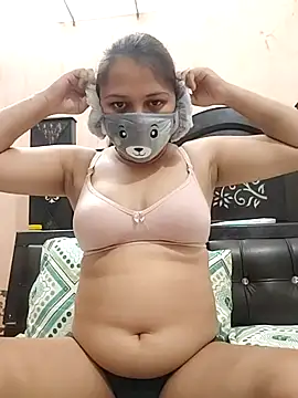 Snapshot of Kamna_Hotty chatting on 11.28.25 Kamna Hotty online show from 11.28.25