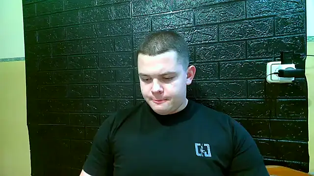 Snapshot of CuteButNaughty_ chatting on 11.28.25 CuteButNaughty online show from 11.28.25