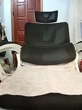 Em-mupmup online show from 11.29.25